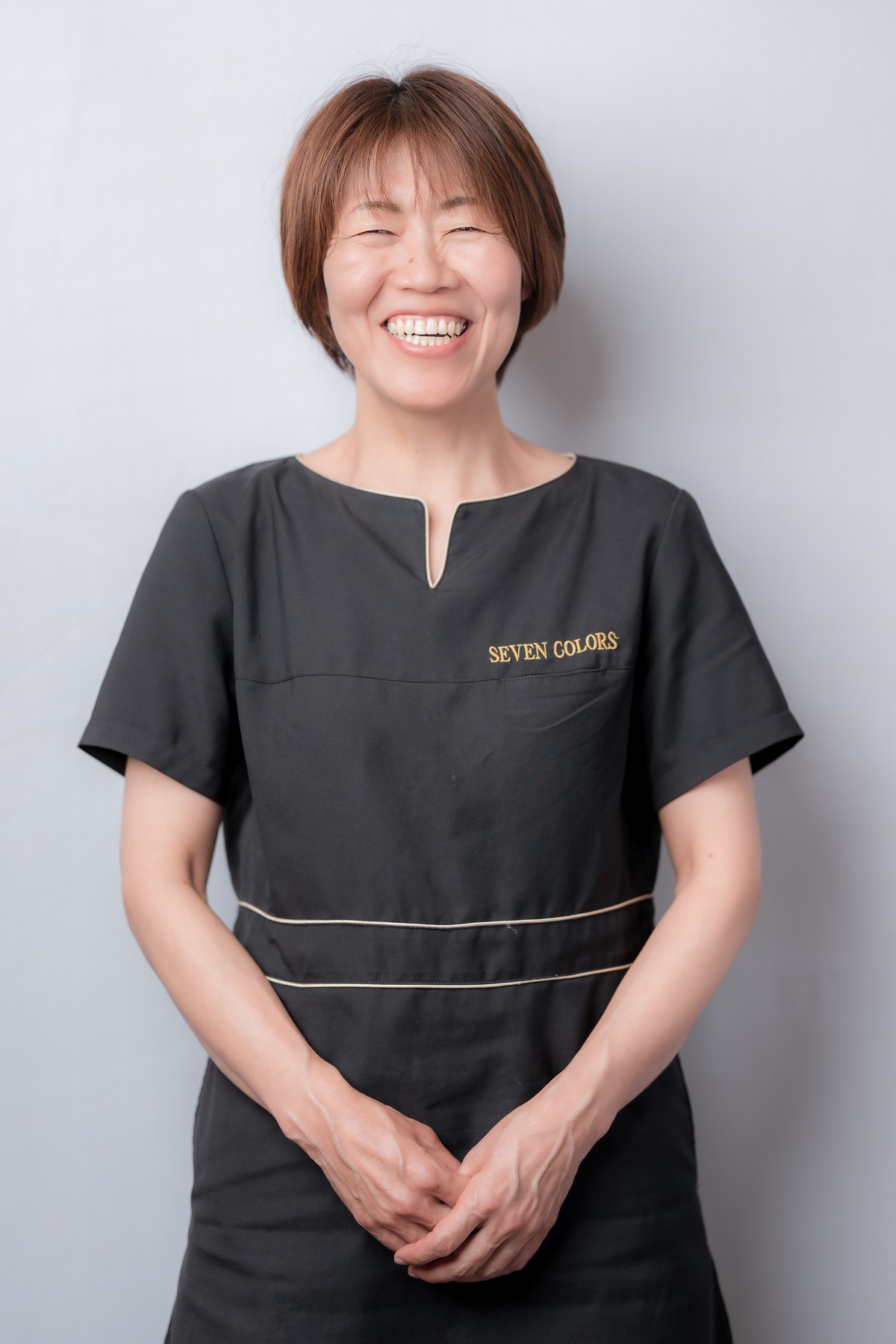 自然な笑顔のプロフィールの写真